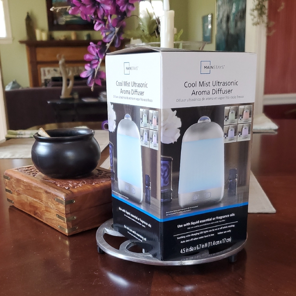 Mainstays Ultrasonic Aroma Diffuser with Blue Light